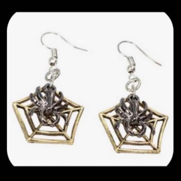 New Mini Spooky Spider 🕷 Brass Web Earrings Brass Tone - Picture 4 of 7